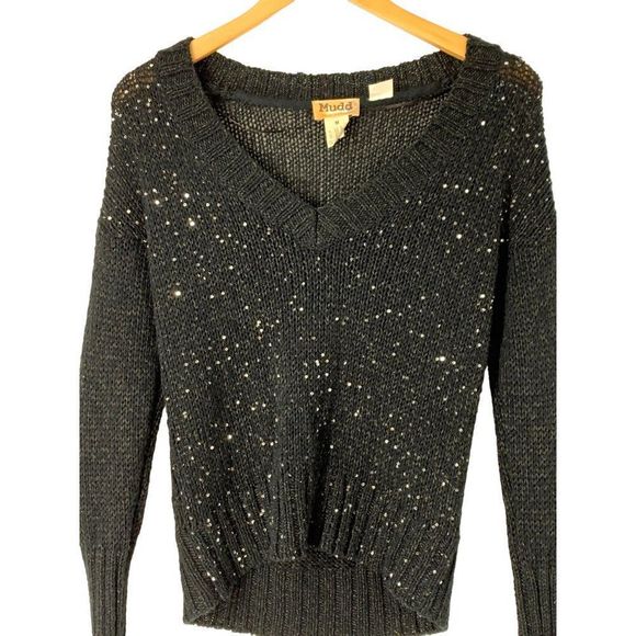 Women’s Mudd Black Embellished Pull Over V-neck Sweater Size M Jr 5400 Fitted - Picture 1 of 6